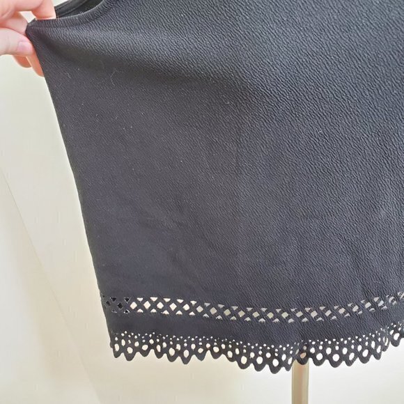 Quiz Tank Top‎ L Black Scallop Laser Cut Sleeveless - Picture 3 of 10